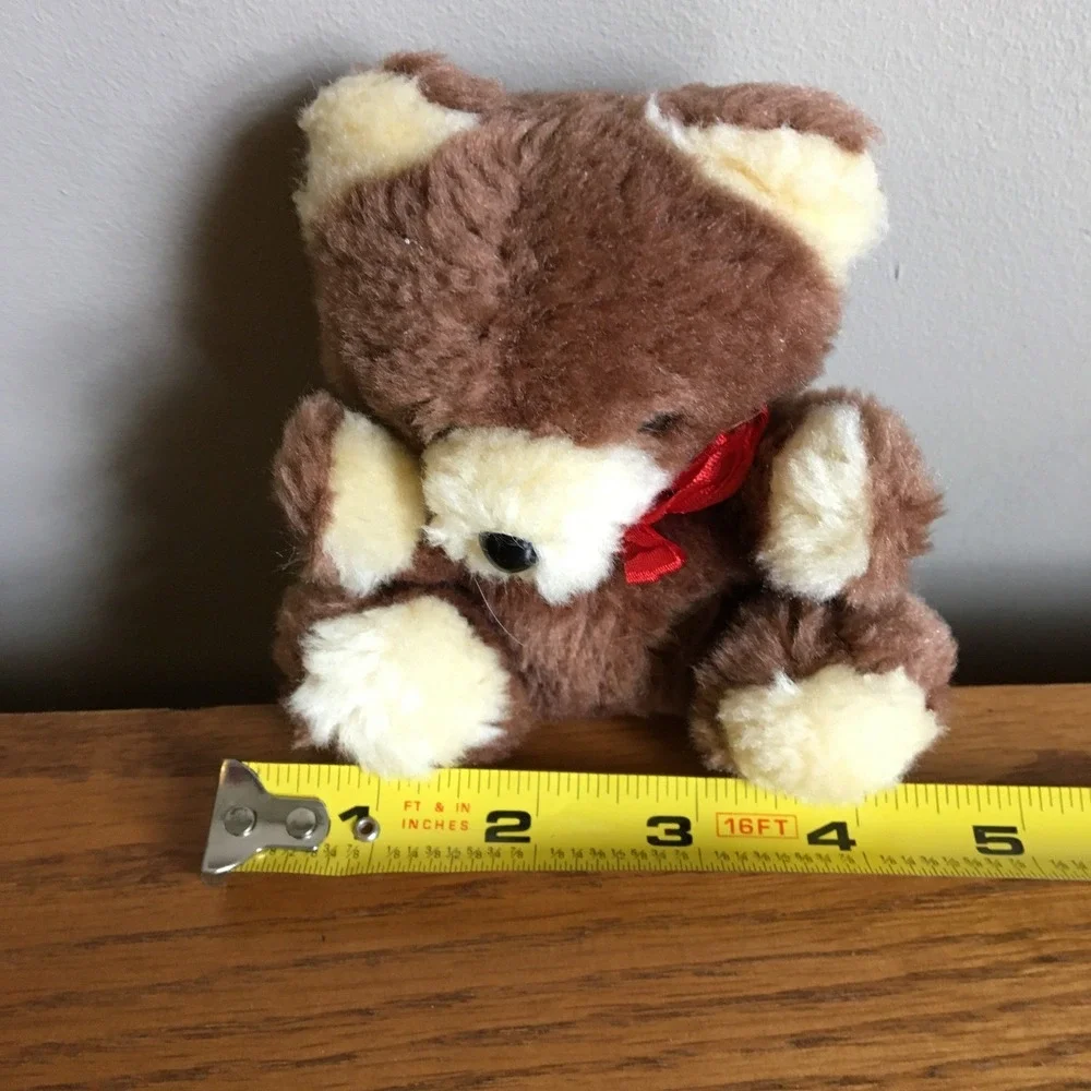 Vintage Russ Berrie Plush Brown Teddy Bear Red Bow‎ 4.5